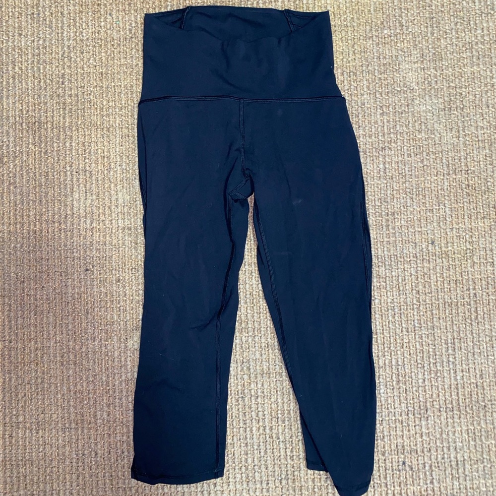Black Lulu Lemon Capri Leggings